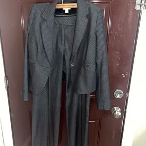 Loft dress suit size 8 like new come from smoke free home